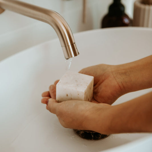 Kawakawa & Kūmarahou Invigorating & Cleaning Soap – 100g